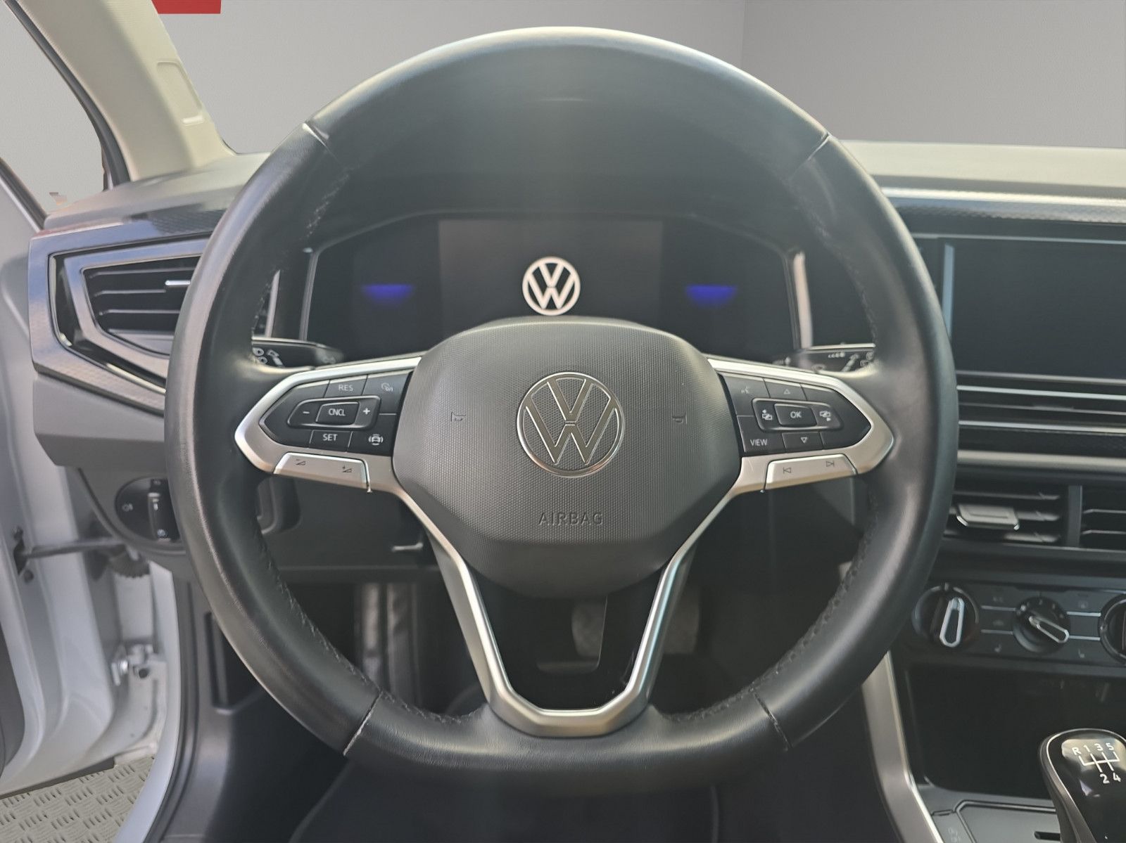 Fahrzeugabbildung Volkswagen Polo VI OPF Life LED PDC App-Connect NEUES MODEL