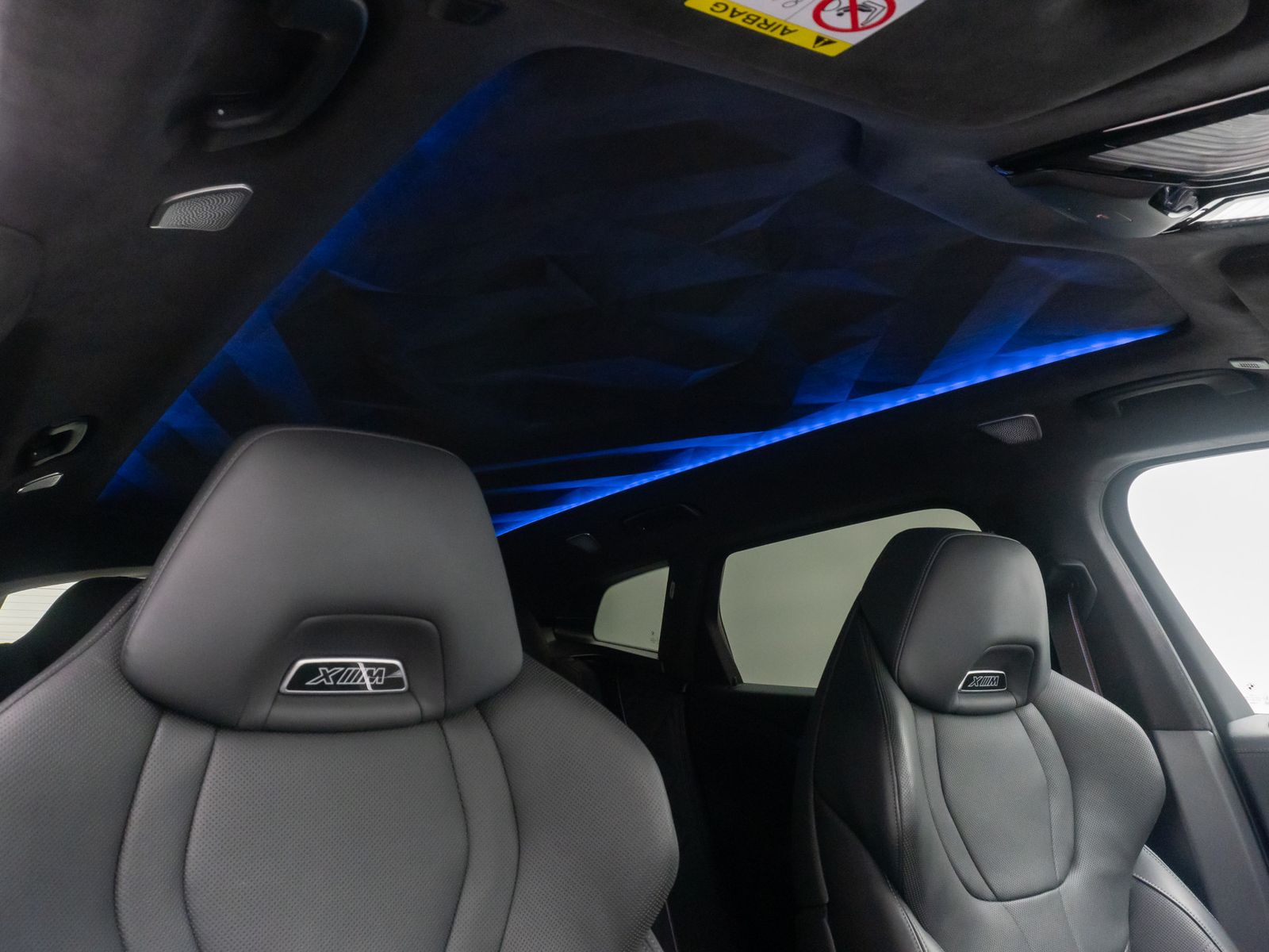 Fahrzeugabbildung BMW XM B&W Massage 360&deg; HUD SoftClose Individual 23"
