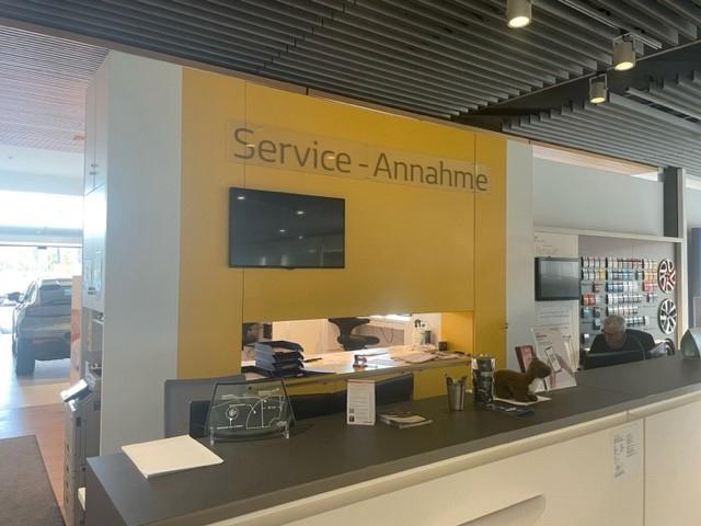 showroom-image-bottom