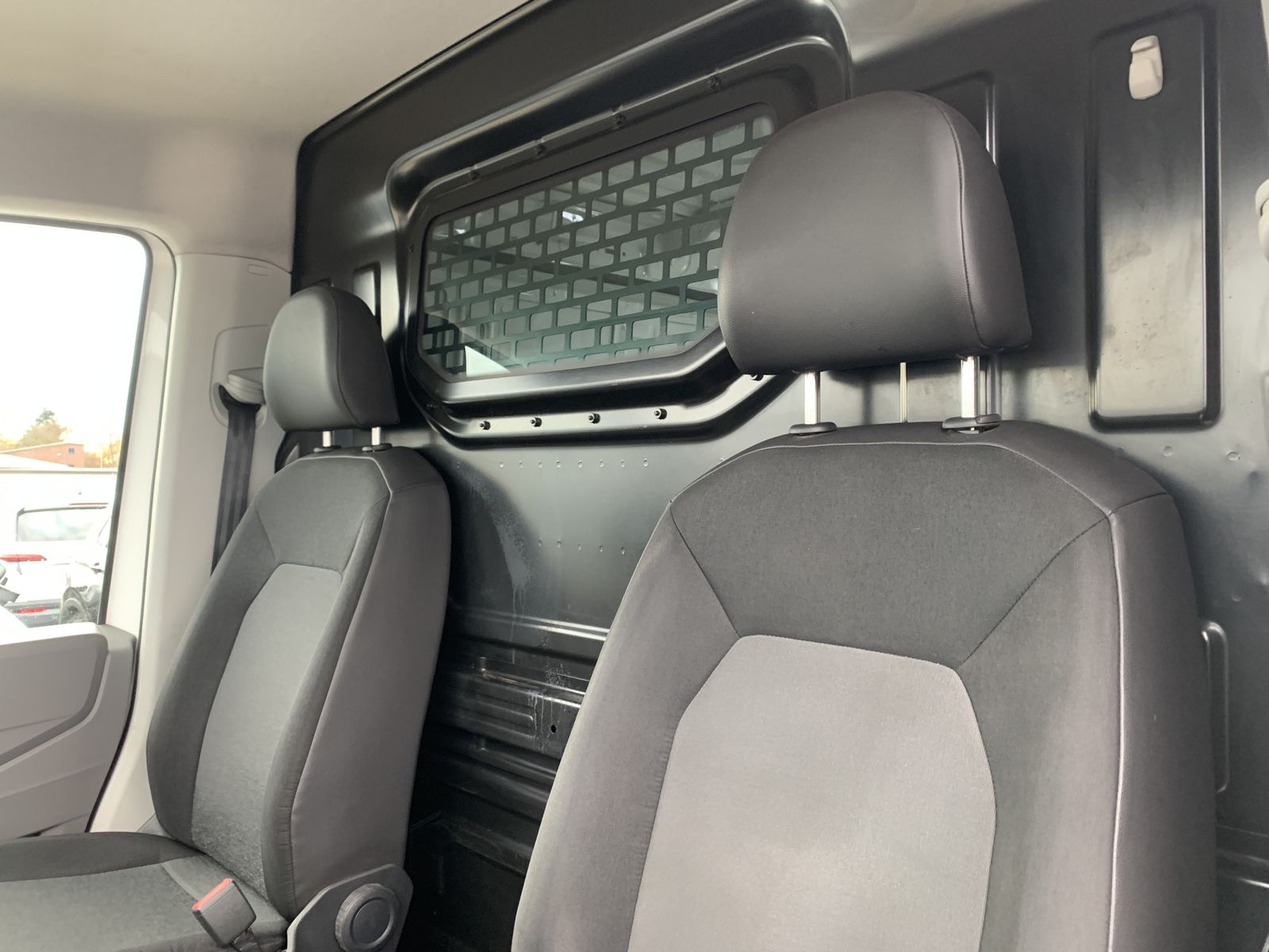 Fahrzeugabbildung Volkswagen Crafter Kasten 35 Mittellang FWD*Navi*Klima*