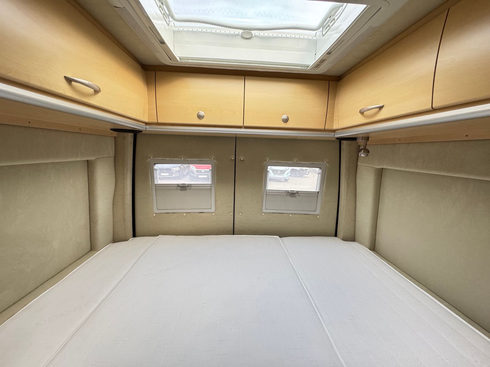 Fahrzeugabbildung La Strada REGENT S MERCEDES SPRINTER 7G-TRONIC SOLAR 1HAND
