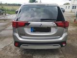 Mitsubishi Outlander 2.0 MIVEC Plus ClearTec 4WD CVT Plus - Mitsubishi Outlander: Plus