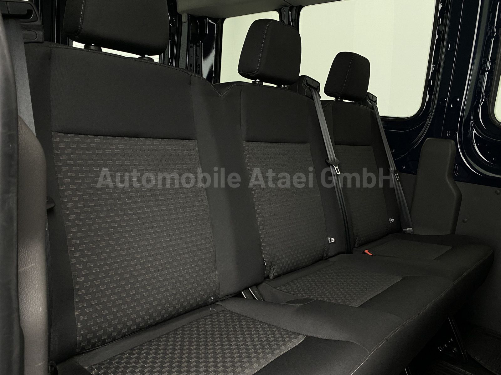 Fahrzeugabbildung Ford Transit 350 L3H2 Automatik *9-SITZE* NAVI 6329