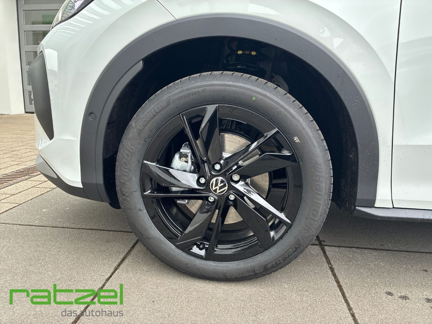 Fahrzeugabbildung Volkswagen T-Roc STYLE 1.5eTSI IQ.Light+Navi+AHK+Black Styl