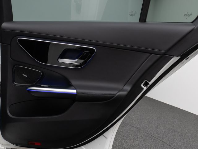 Foto Nummer 32: MERCEDES-BENZ C 300