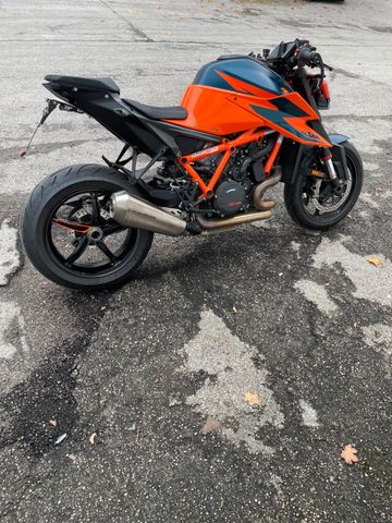 KTM 1290 Super Duke R 2021