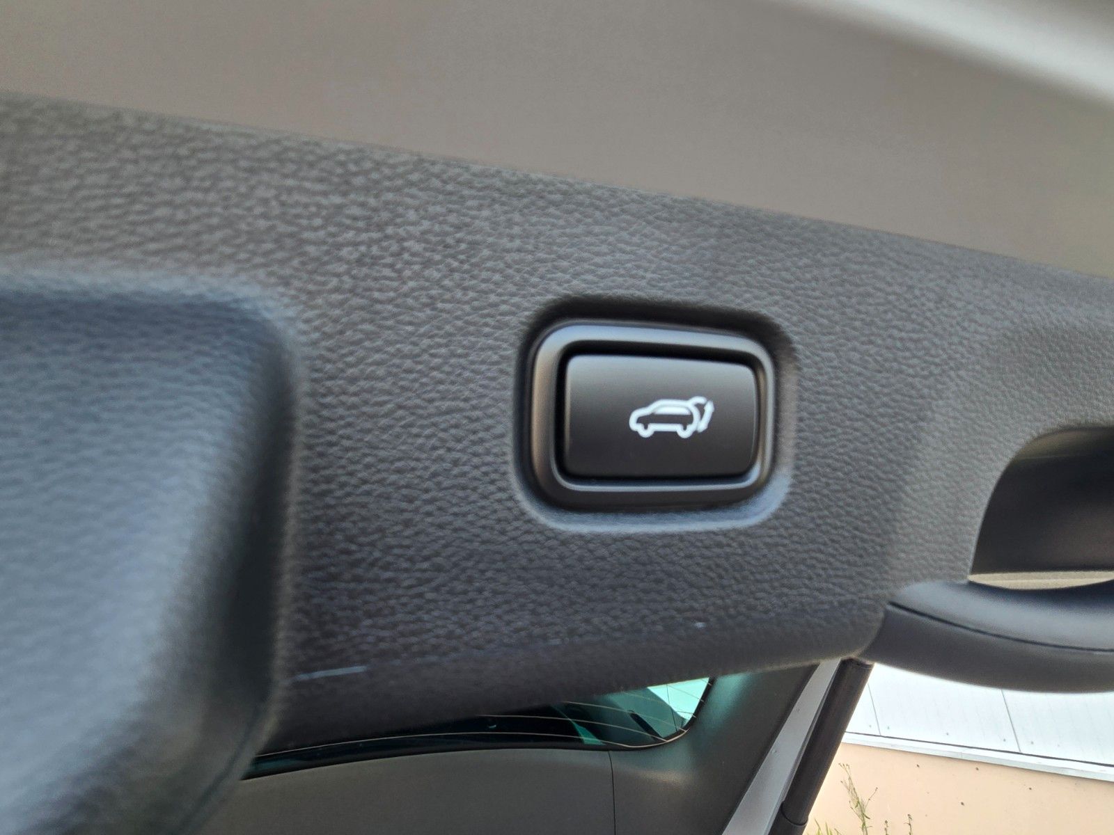 Fahrzeugabbildung Kia SPORTAGE 1.6T 2WD DCT BLACK ED DRIVE
