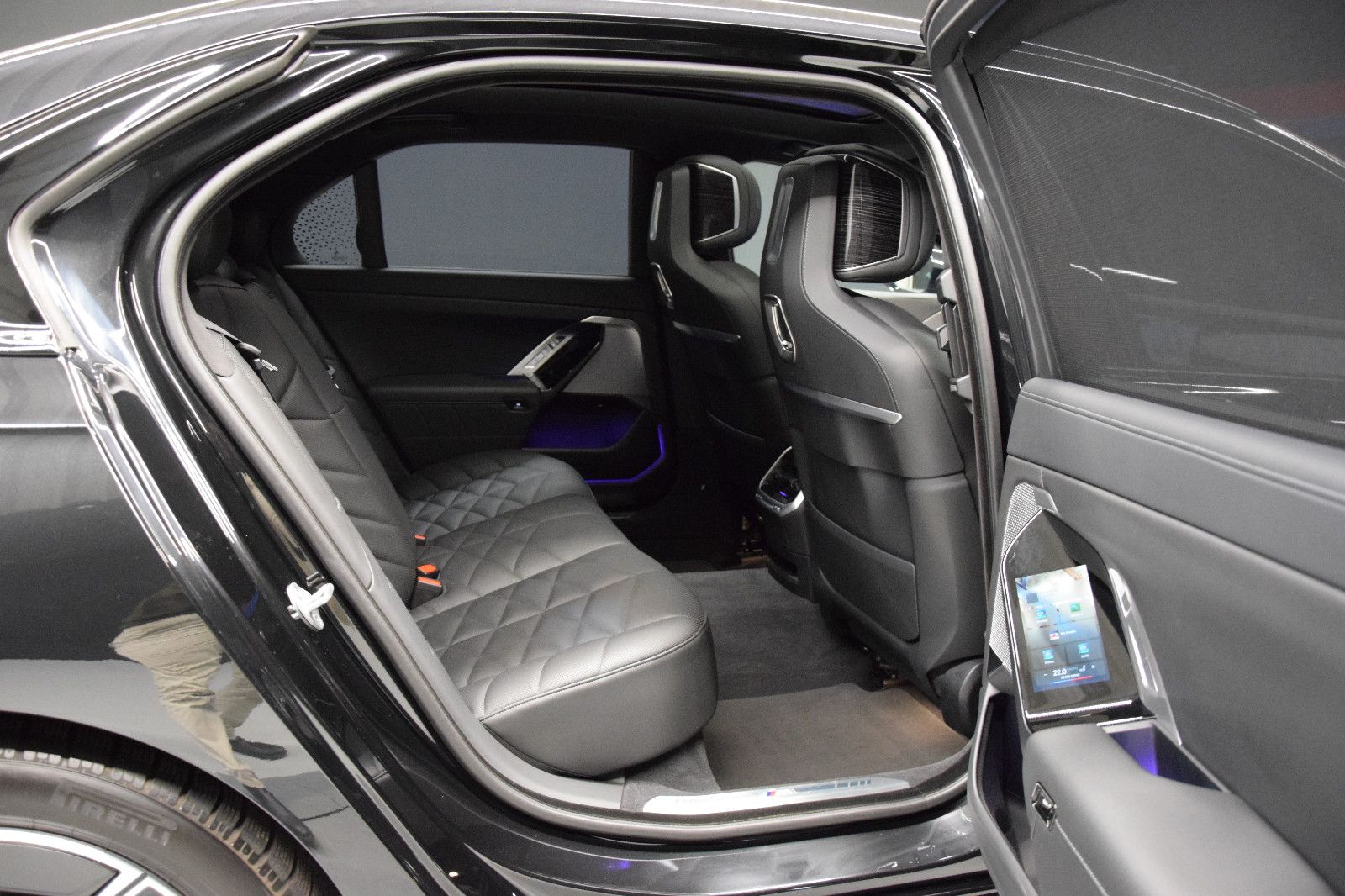 Fahrzeugabbildung BMW 740 d xDrive M Sport Pano Memory Luft B&W STHZ