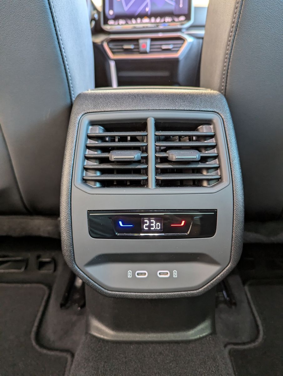 CUPRA Leon 1.5 eTSI Intelligent-Dynamic-Edge-Pake Cam - Image 22