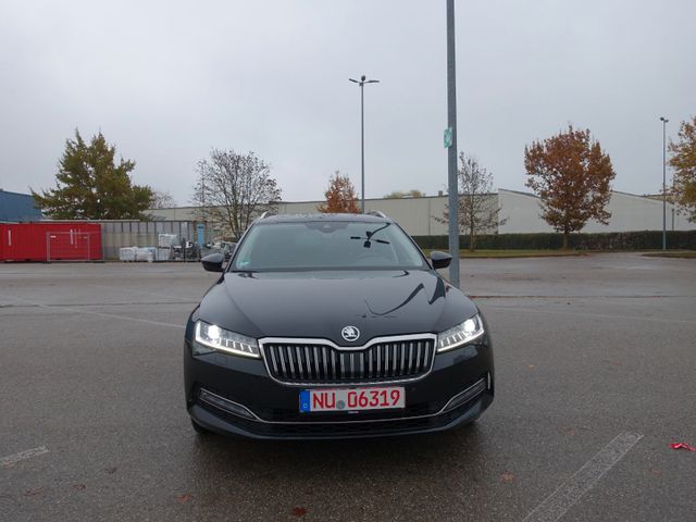 Skoda Superb Combi Style2,0TDI DSG Matrix Navi ACC AHK