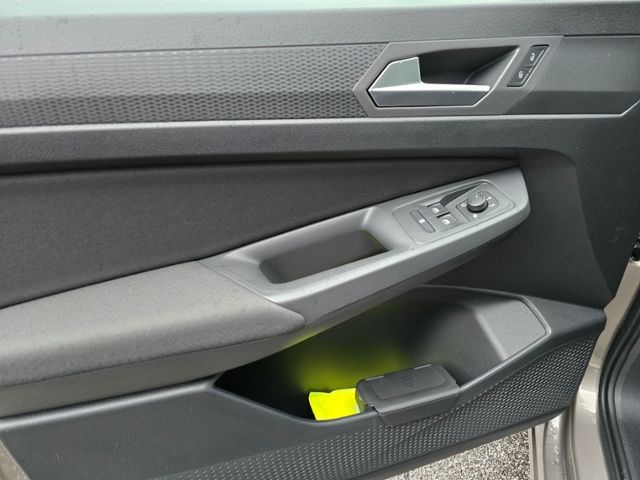 Fahrzeugabbildung Volkswagen Caddy Life Maxi inkl. Rollstuhlrampe