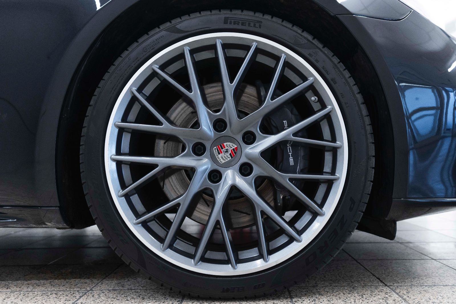 Fahrzeugabbildung Porsche Panamera Sport Turismo 4 E-Hybrid BOSE 360° LED