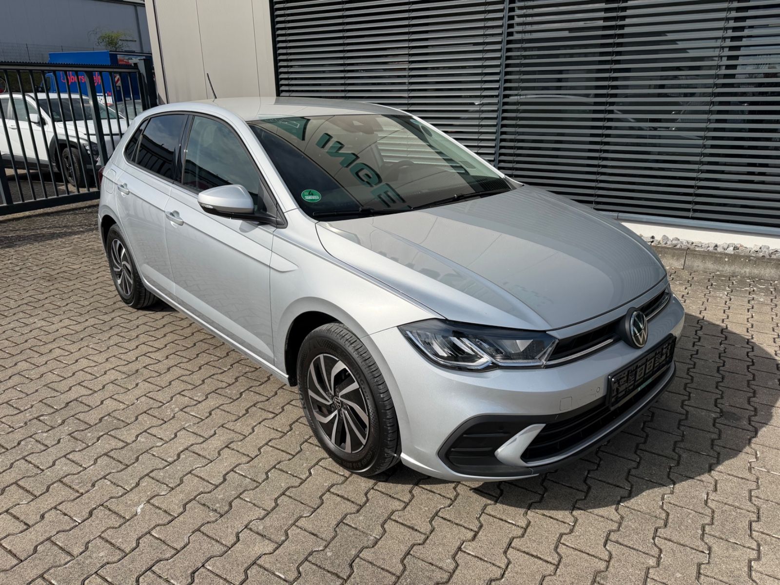 Fahrzeugabbildung Volkswagen Polo VI 1.0 TSI Life LED KLIMA Garantie PD