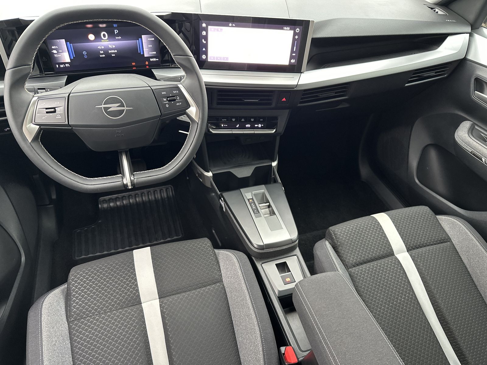 Fahrzeugabbildung Opel Frontera Electric GS NAV+LED+KAMERA+TOTW+PDC+DAB