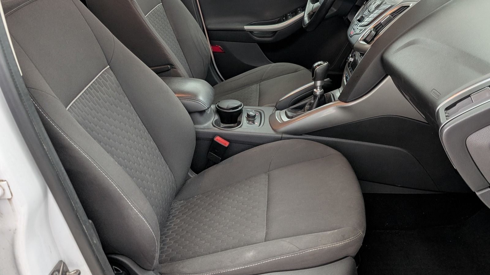 Fahrzeugabbildung Ford Focus Turnier 1.0 EcoBoost * SHZ * AAC. * FH Tre