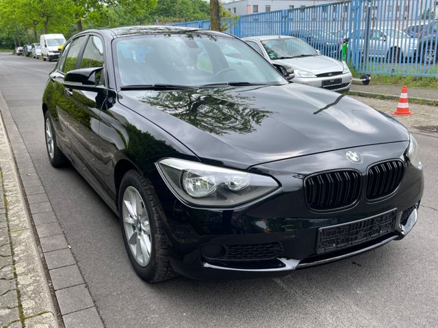 BMW 116i Sport Line NAVI,ALU, PDC,Top Zustand...