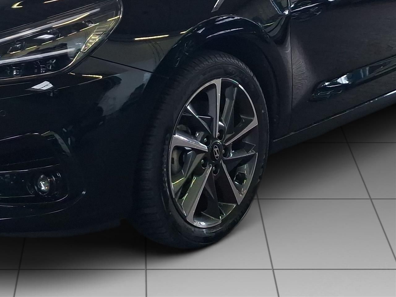 Fahrzeugabbildung Hyundai i30 1.5 DCT Advantage PANO*LED*SHZ*LHZ*NAV*CARPL
