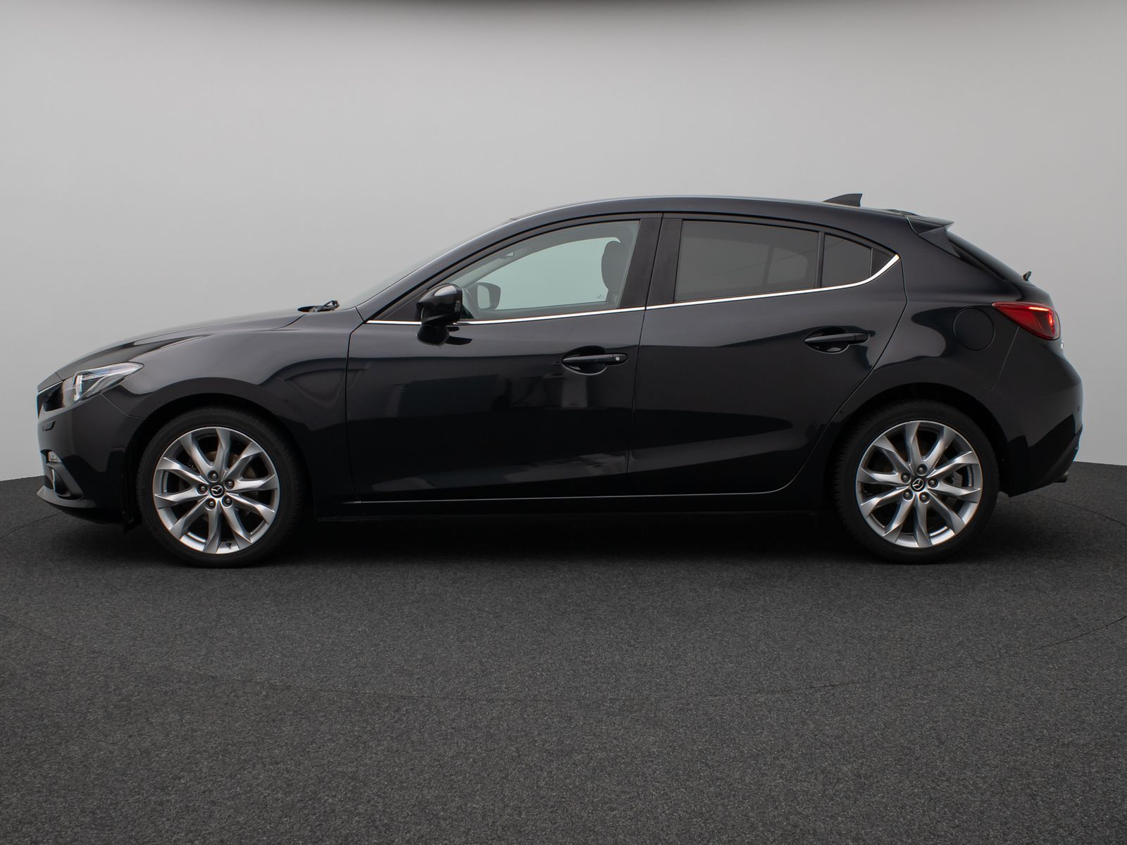 Fahrzeugabbildung Mazda 3 Lim. Sports-Line Kamera Sitzhzg DAB HUD BOSE
