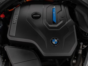 Fahrzeugabbildung BMW 530e xD Pano Kamera DAB HiFi Adapt. Fahrwerk 19"