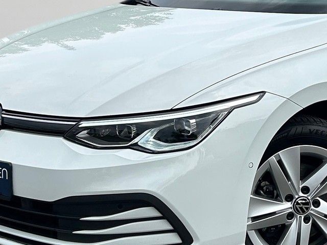 Fahrzeugabbildung Volkswagen Golf VIII Variant 1.5TSI Life LED+ACC+NAVI+PARKL