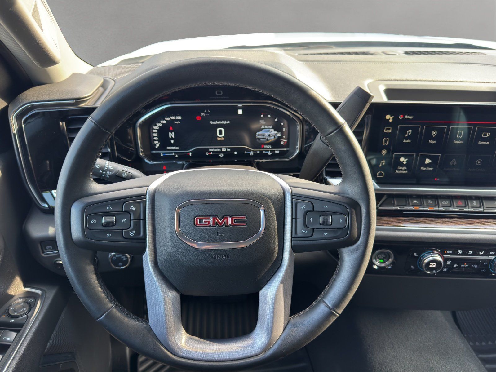 Fahrzeugabbildung GMC Sierra 5,3l V8 SLE UNFALLFREIES FZG/GARANTIE/CAD