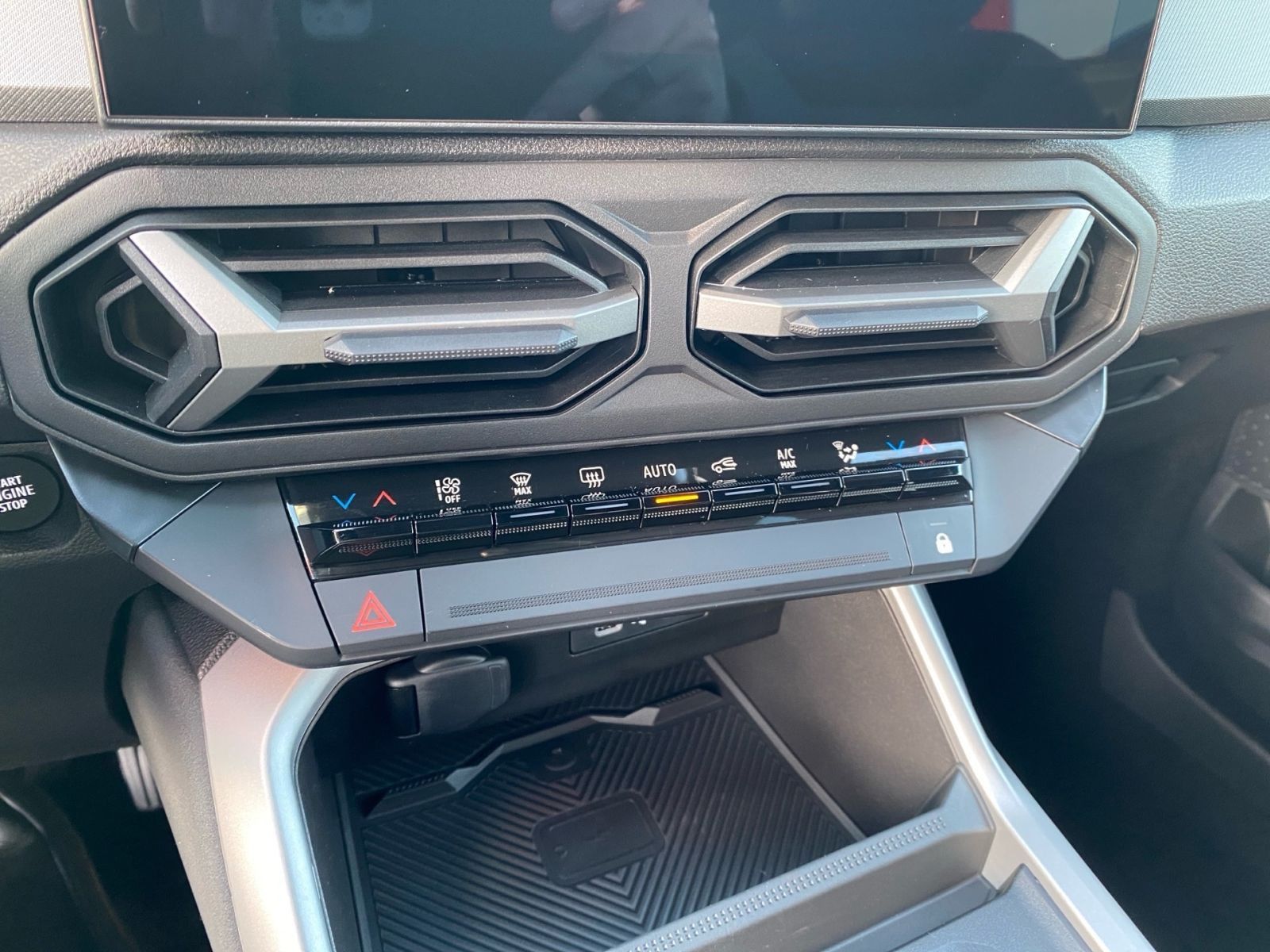 Fahrzeugabbildung Dacia Bigster 1.8 E-TECH Hybrid 155 Journey *Glasdach*