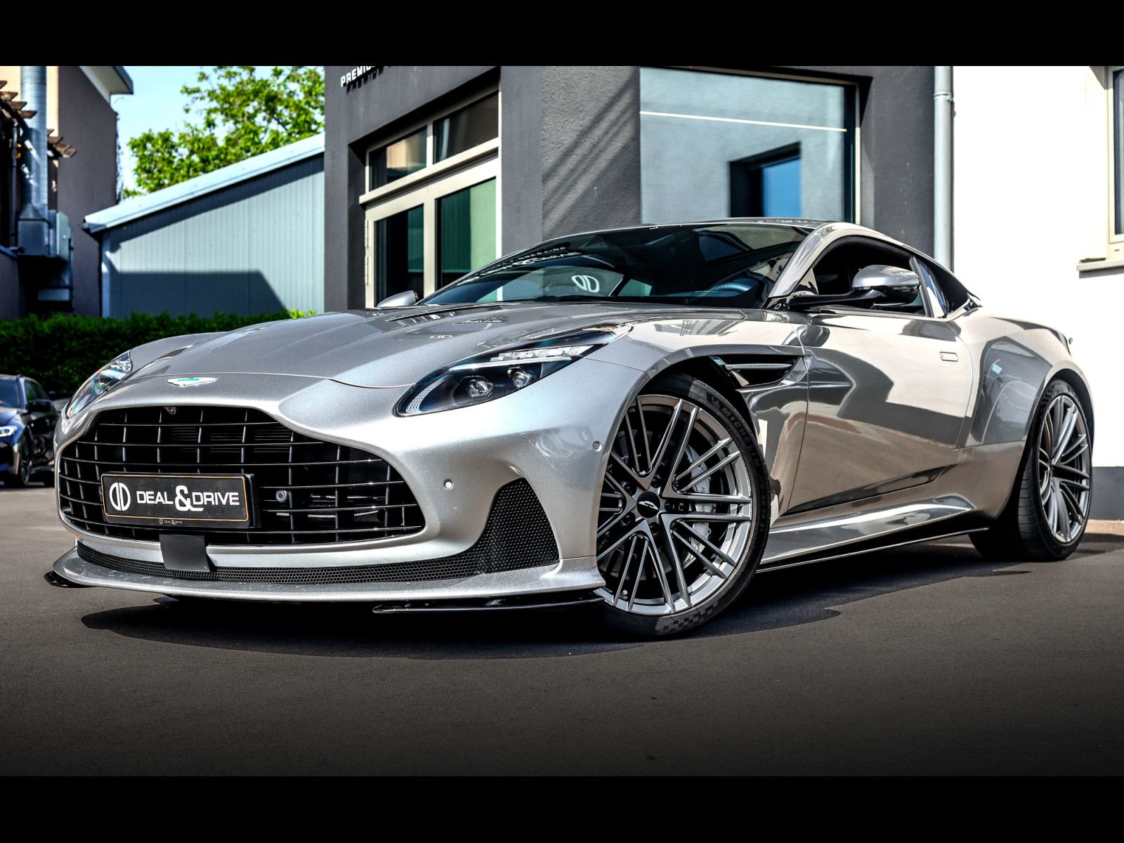 ASTON MARTIN DB12