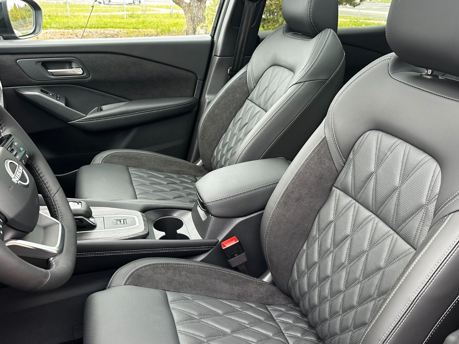 Fahrzeugabbildung Nissan Qashqai Tekna+ AHK/Leder/Pano/Bose