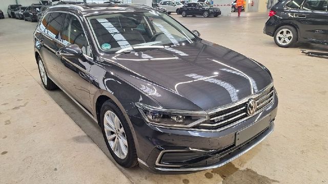 VW Passat GTE Matrix AHK SHZ ACC Pano Kamera IQ.DRI