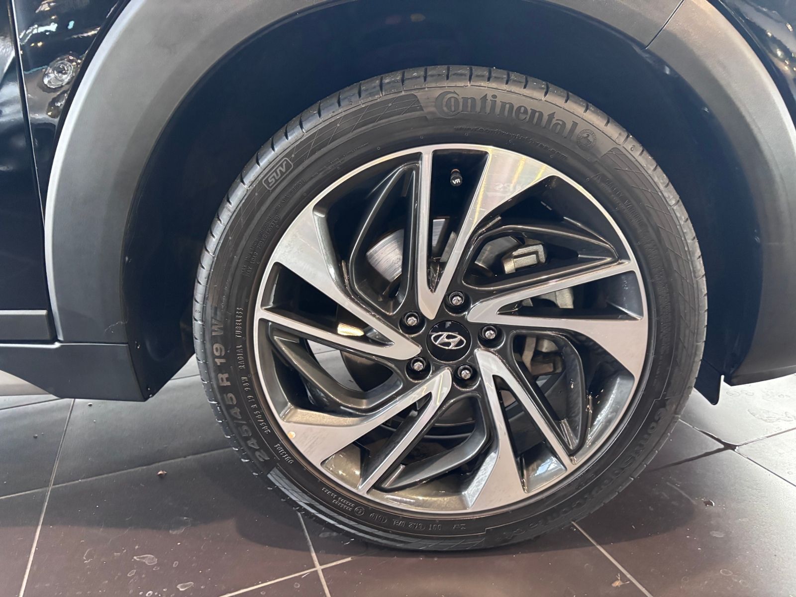 Fahrzeugabbildung Hyundai TUCSON Premium 4WD AHK PANO LED