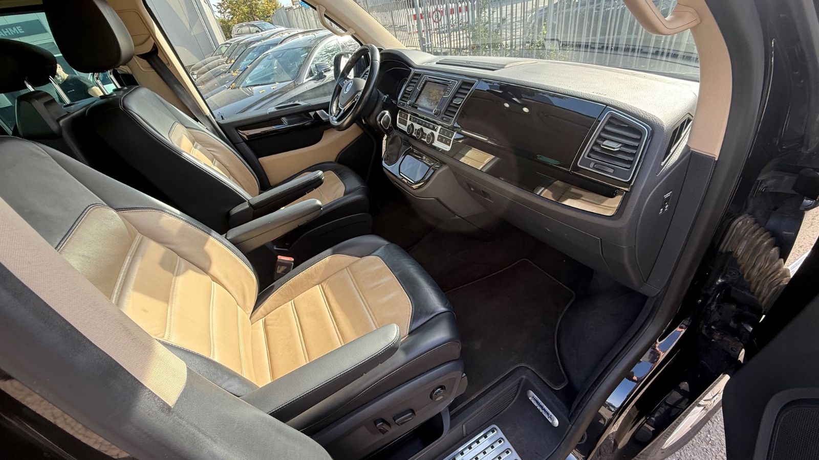 Fahrzeugabbildung Volkswagen T6 Multivan Highline 4-Motion