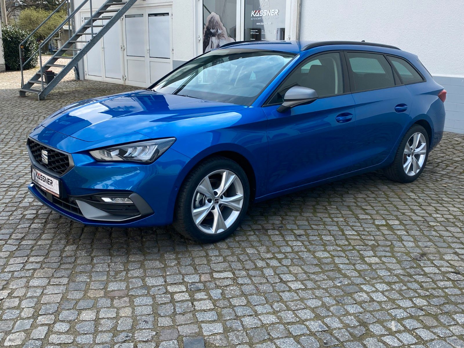 Fahrzeugabbildung SEAT Leon Sportstourer 1.5 eTSI FR *DSG *AHZV