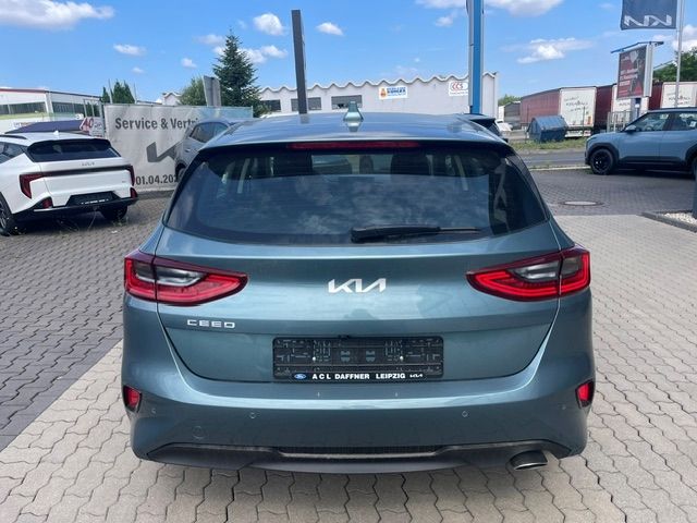 Fahrzeugabbildung Kia Ceed Spirit TotWinkAss P1 Navi Digitales Cockpit