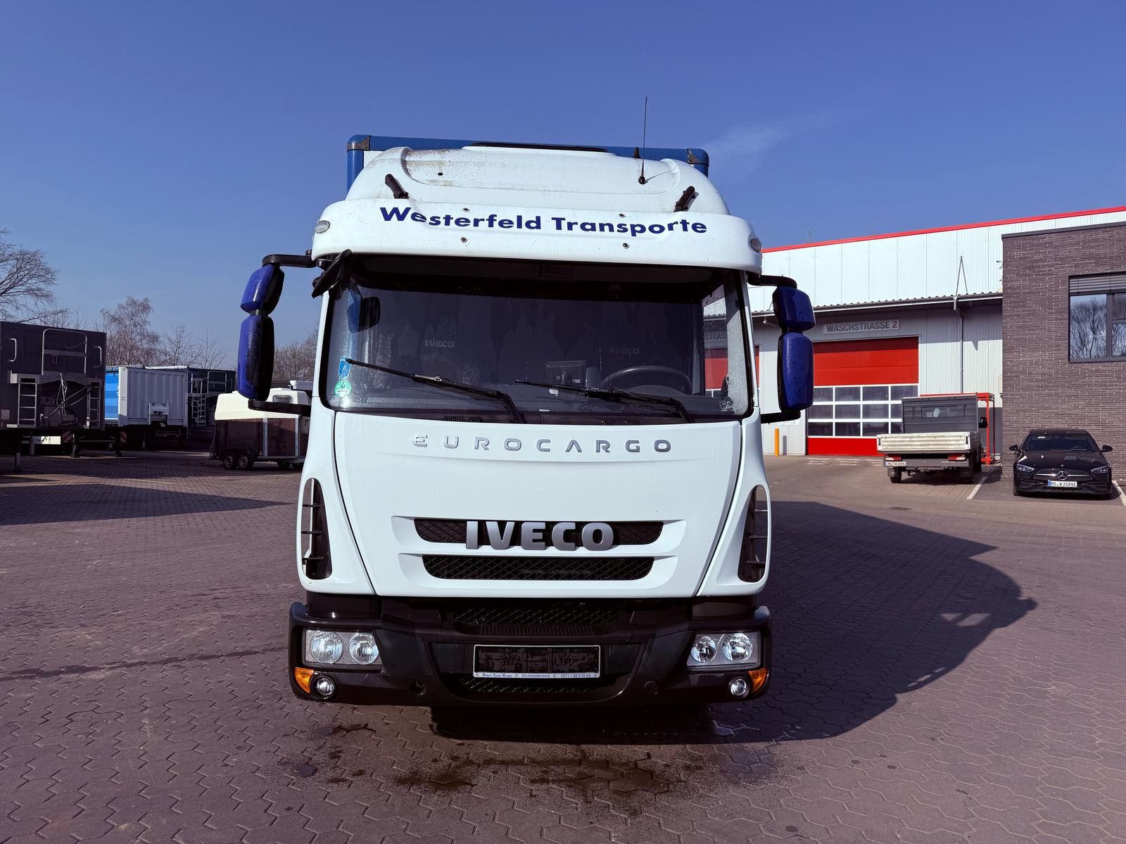 Fahrzeugabbildung Iveco EEV 80E22 EuroCargo Koffer mit Ladebordwand 1T