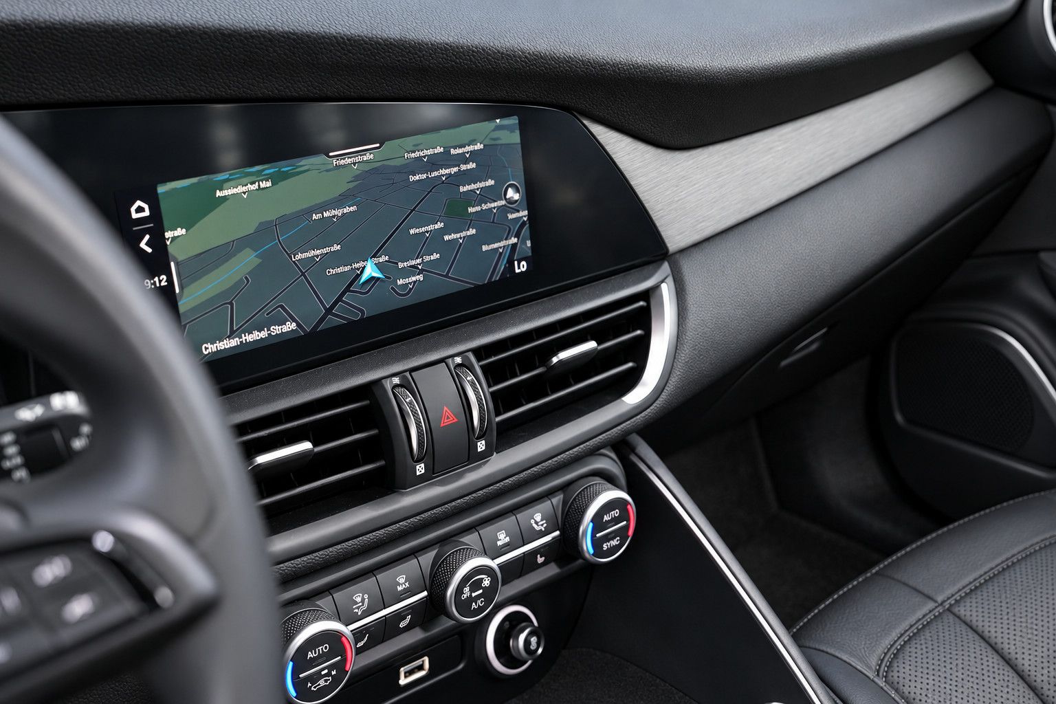 Fahrzeugabbildung Alfa Romeo Giulia Ti Q4/MEMORY/ACC/NAVI/KAMERA/LEDER/