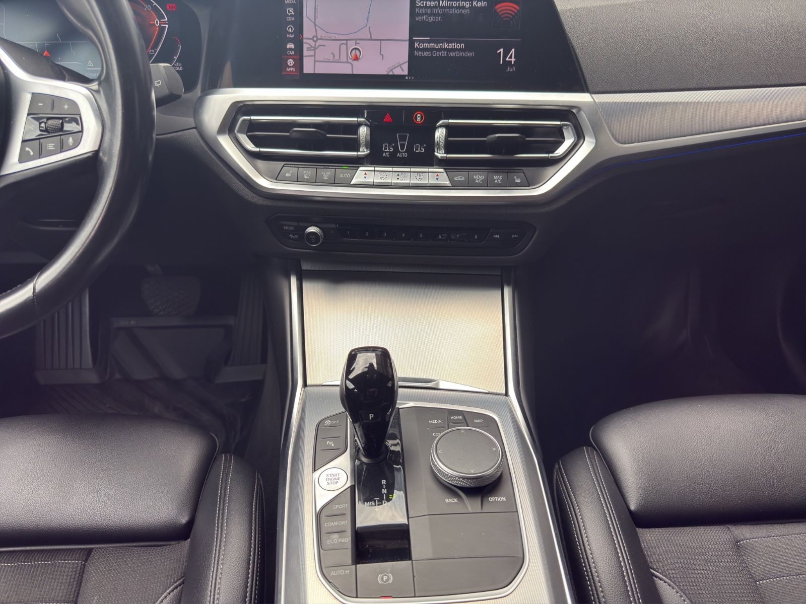 Fahrzeugabbildung BMW 320 d xDrive Touring *Ambiente*Sport Line* AHK*