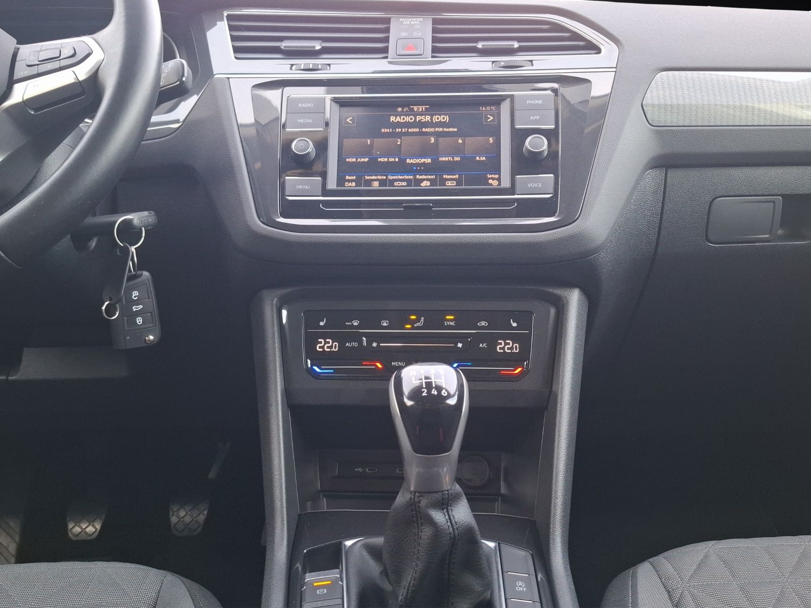 Fahrzeugabbildung Volkswagen Tiguan TSI Life LED CarPlay ACC PDC SH 18"