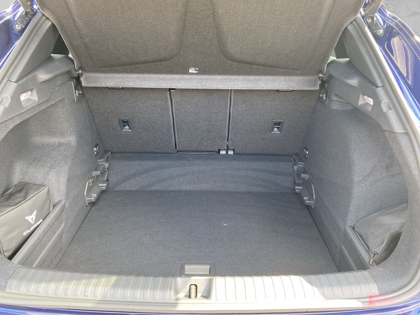 Fahrzeugabbildung CUPRA Terramar 2.0 4Drive VZ*HUD*Navi*Cam*Matrix*