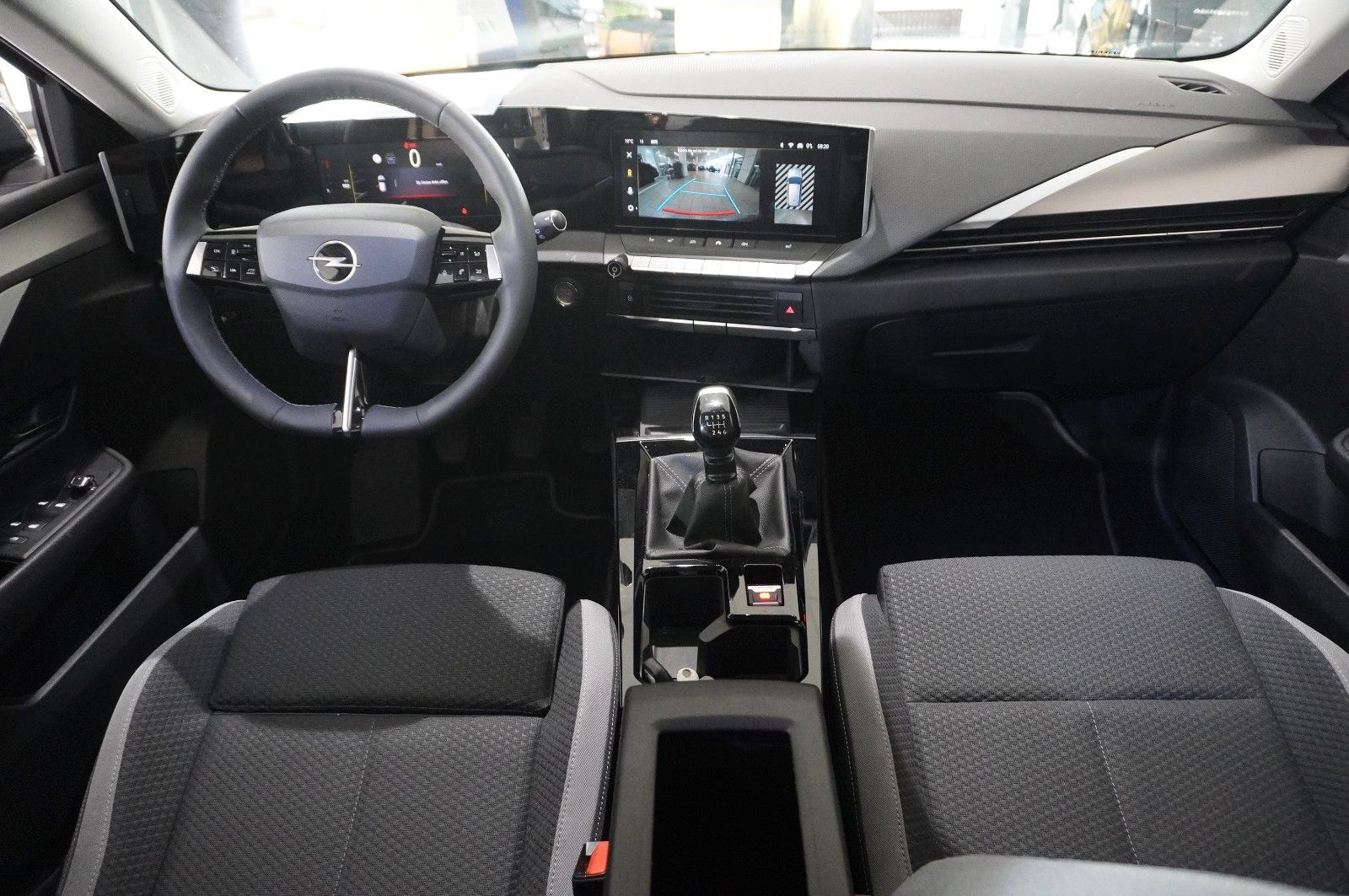 Fahrzeugabbildung Opel Astra L ST 1.2T  LED/NAVI/SHZ/ALU16/KAMERA/ALLWE