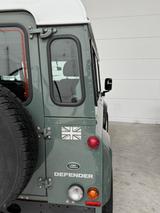 Land Rover Defender 90 2.2 TDCi Station Wagon - Land Rover Defender Gebrauchtwagen in München