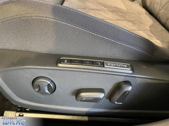 Golf VIII Variant 1.5 eTSI DSG Style NAVI KLIMA