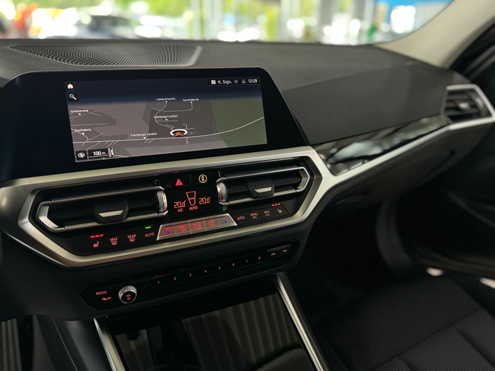 Fahrzeugabbildung BMW 320i  Laser HUD DAB  Stop&Go Komfort Alarm PDC