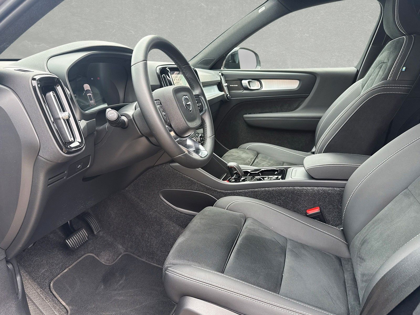 Volvo XC40 B4 Mild-Hybrid Plus Dark ACC BLIS LED foto 3