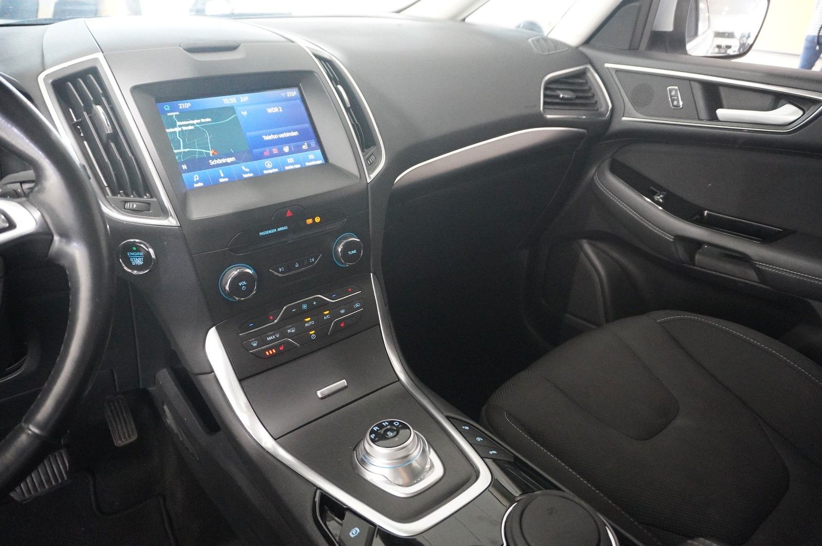 Fahrzeugabbildung Ford S-Max 2.0D TITANIUM NAVI/SHZ/KAMERA/SPORT/AHK