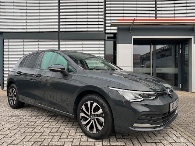 Volkswagen Golf VIII Lim. 1.5 eTSI DSG Active