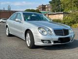 Mercedes-Benz Mercedes E 280 - Mercedes-Benz E 280 in Düsseldorf