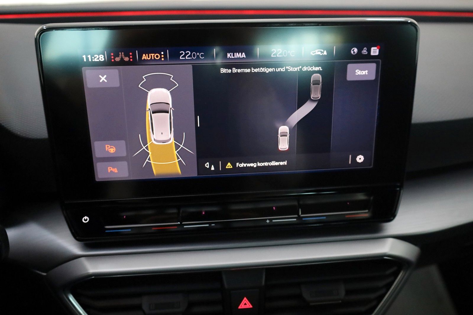 Fahrzeugabbildung SEAT Leon FR, Navi,LED,SH,Kamera,Panorama,ACC, SR+WR