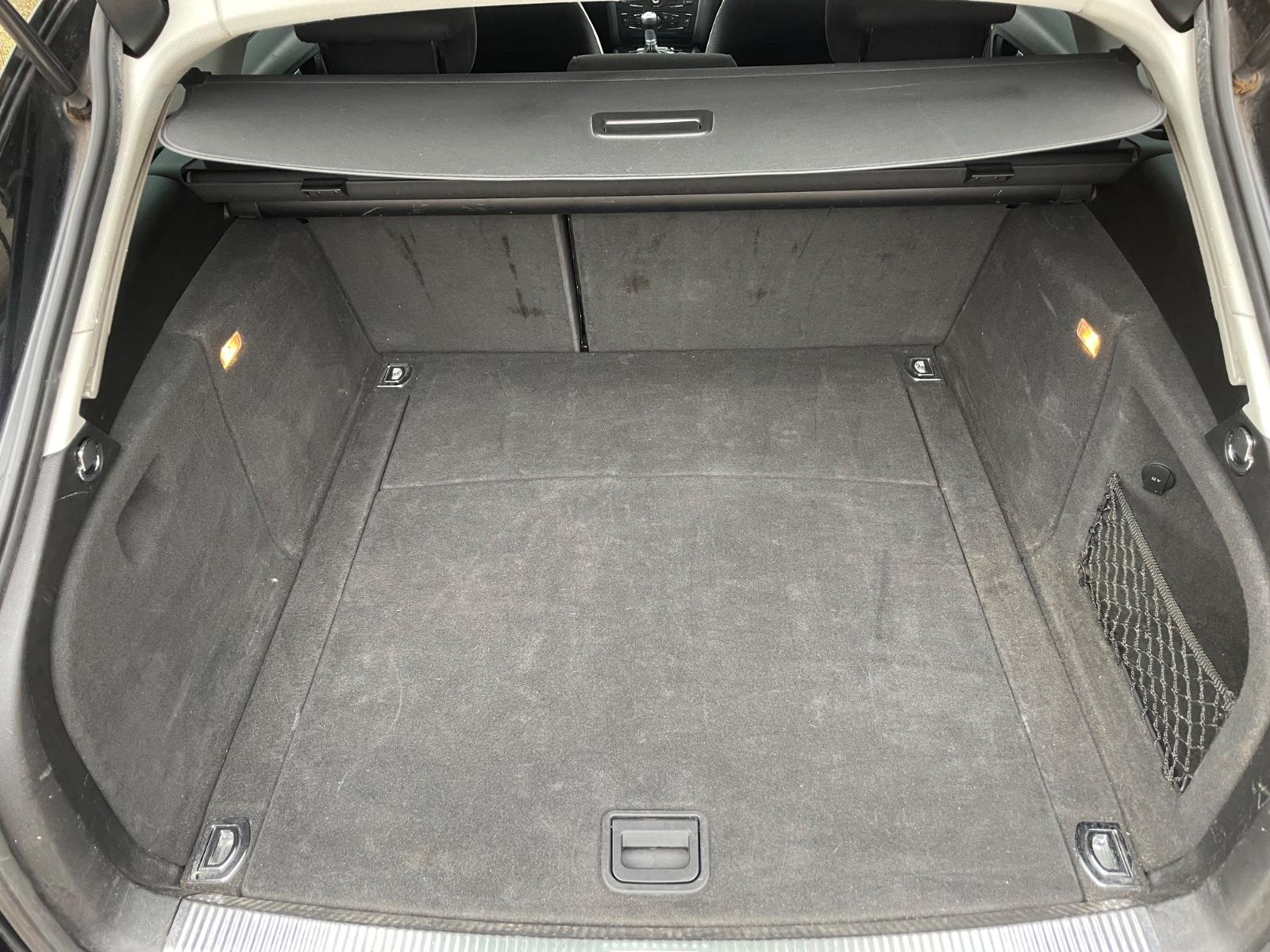 Audi A4 2009 — photo 15