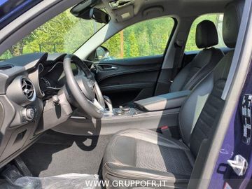 Alfa-Romeo Stelvio - 10