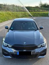 BMW 320i xDrive M Sport Automatik *Top Zustand*